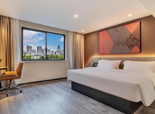 重庆暑期旅游热度高涨，IU酒店引领轻中端住宿投资新浪潮